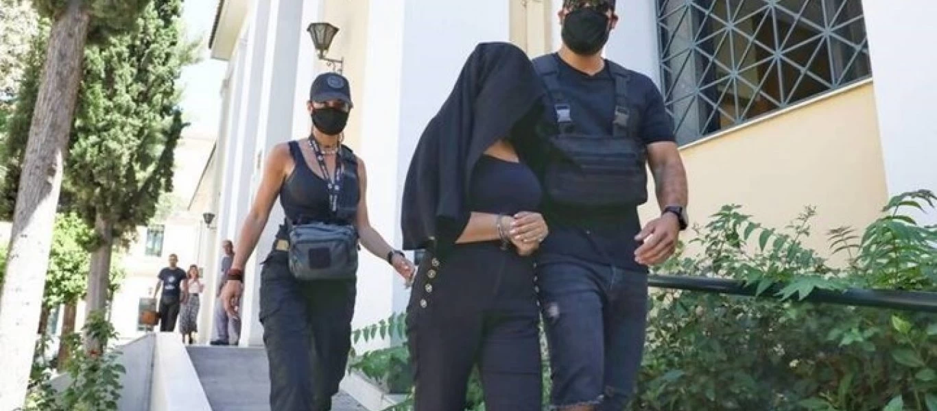 Επίθεση με βιτριόλι: «Το αυτί της Ιωάννας έχει εξαφανιστεί - Δεν μπορεί να βγει στο φως» λέει ο δικηγόρος της